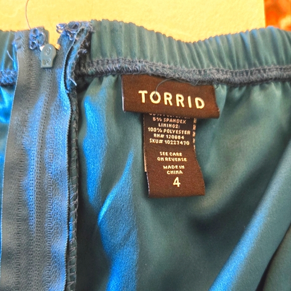 TORRID Teal Satin Peplum Bustier Sleeveless Top Size 4X - Picture 11 of 12